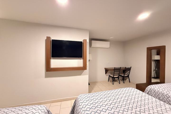 Room 20 of 28