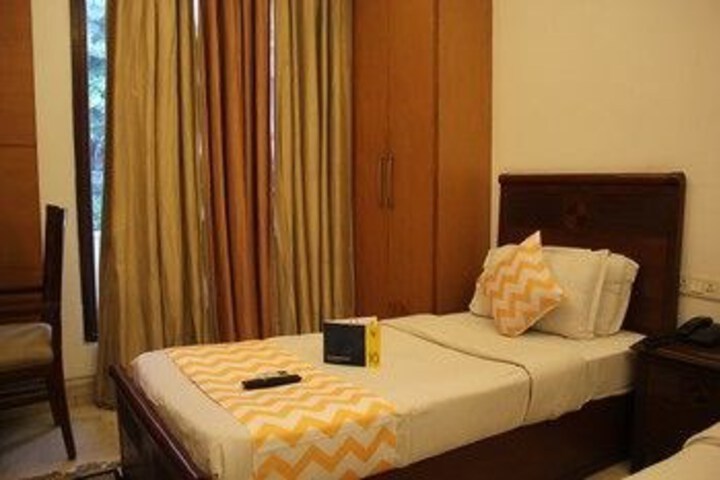 Room 10 of 23