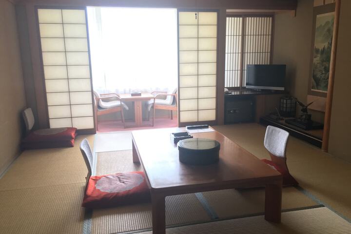 Room 7 of 29