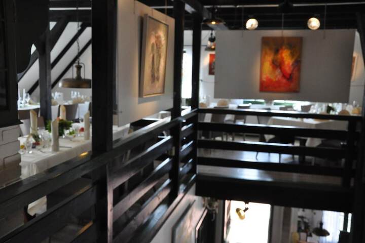 Dining 34 of 63