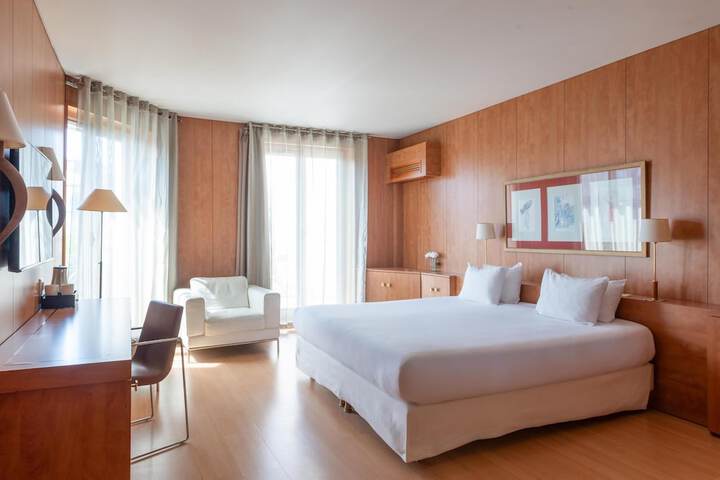 Room 15 of 44