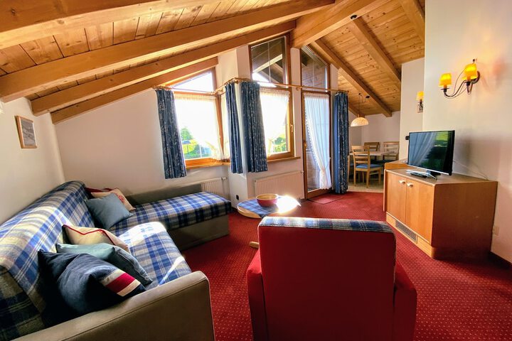 Room 30 of 102