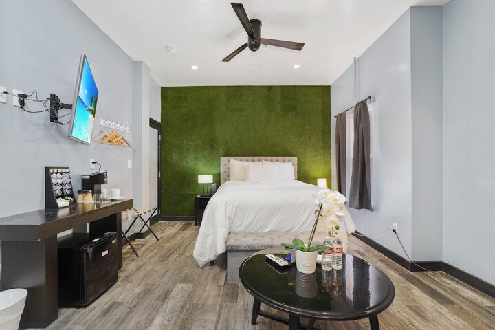 Room 42 of 53