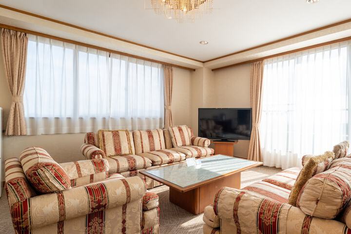 Room 32 of 114