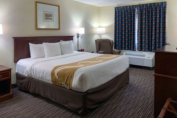 1 King Bed (2 of 3)
