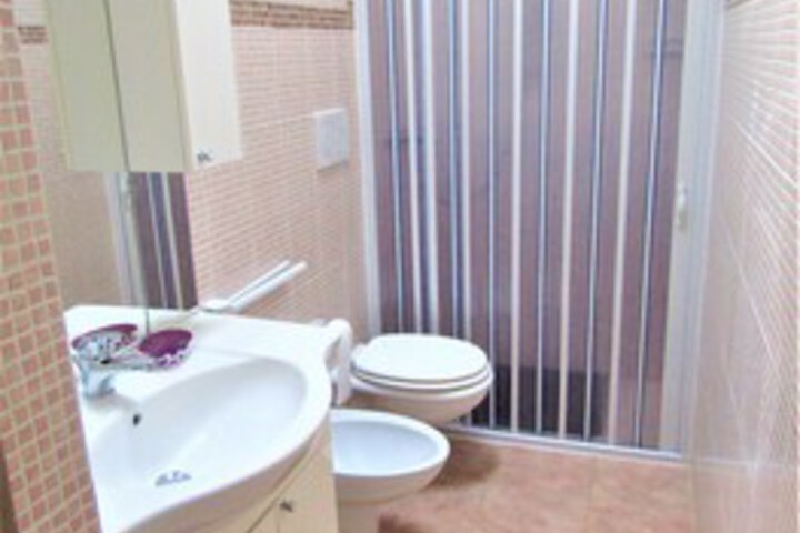 Room 3 of 52
