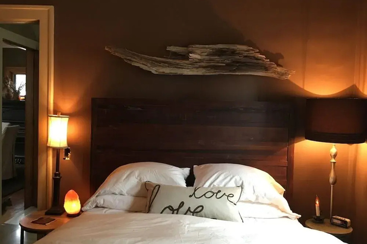Image of Kara s Kottages at N Clarendon St