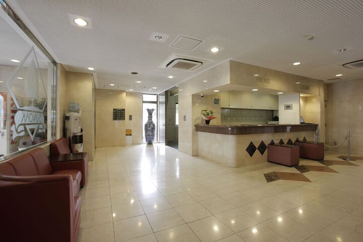 Entrance & Lobby