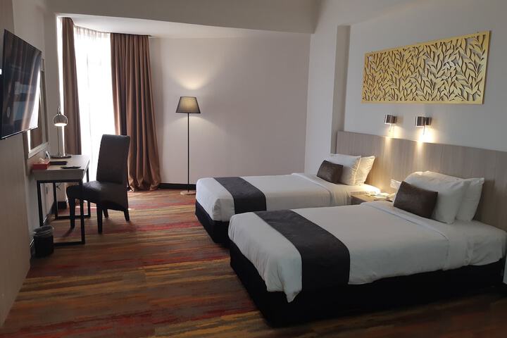 Room 13 of 40