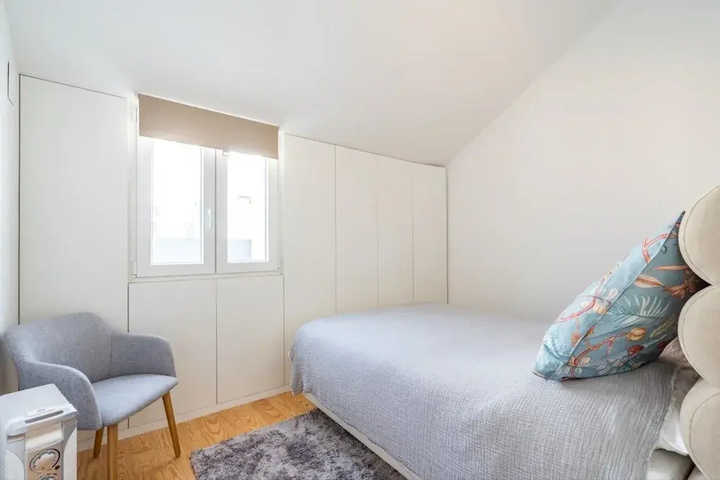 Room 4 of 14