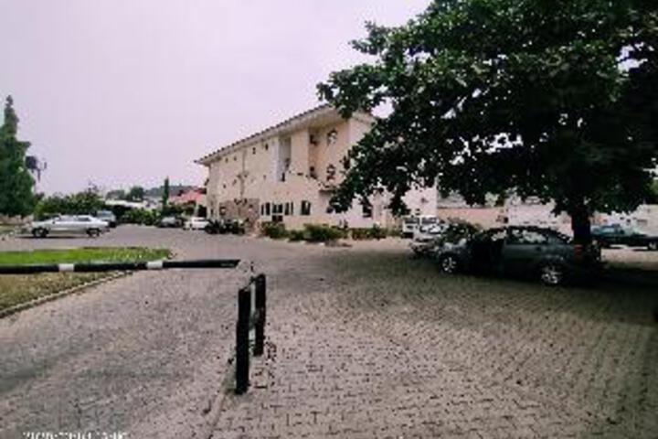 Berkshire Hotel Asokoro