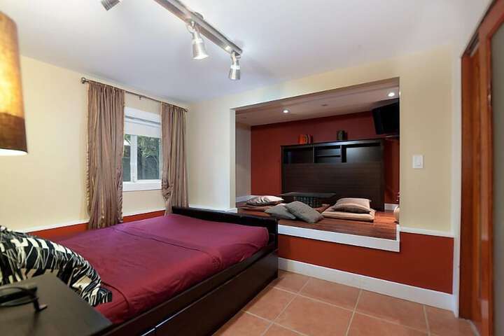 Room 18 of 44