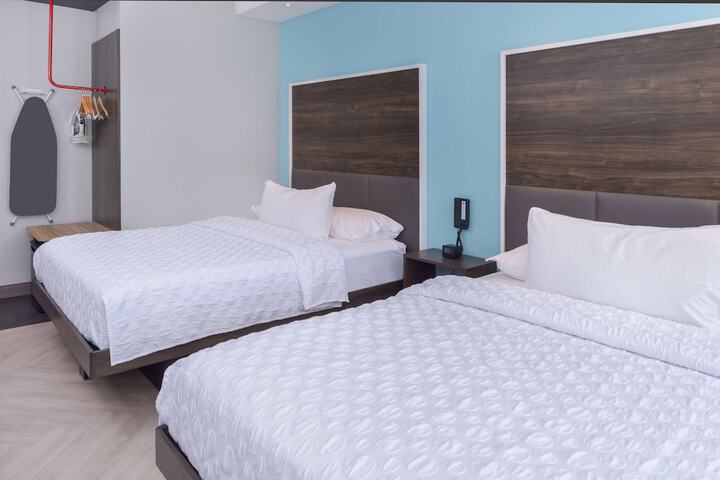 2 Queen Hearing Accessible Room (2 of 9)