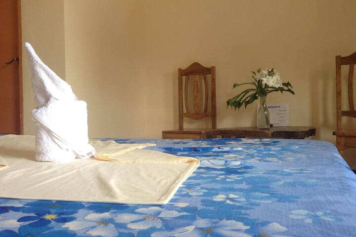Room 2 of 20