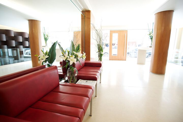 Entrance & Lobby