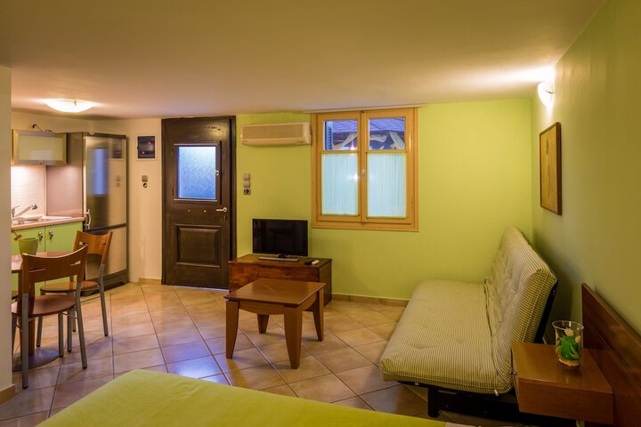 Room 11 of 49