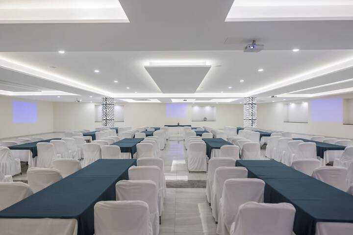 Business Center 62 of 69