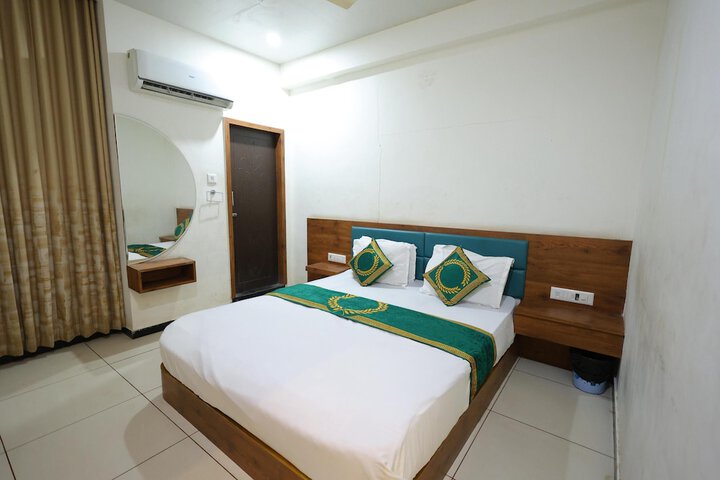 Room 8 of 38