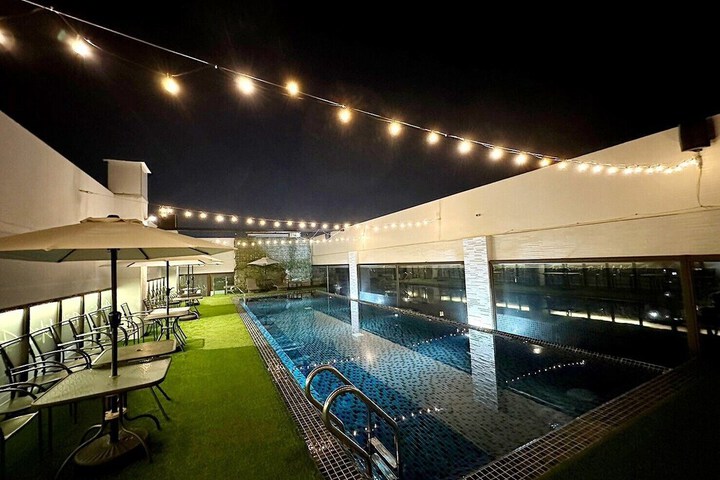 Pool 42 of 67