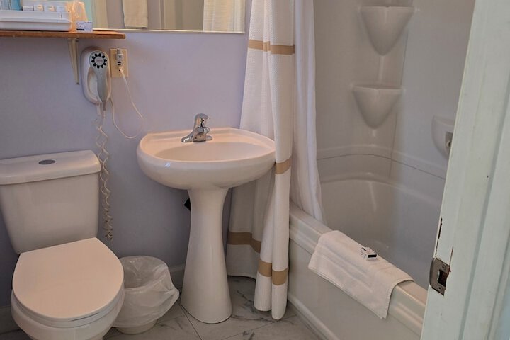 2 Double Beds Exterior Accessible (1 of 8)