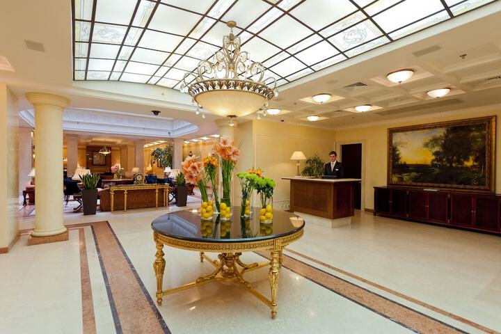 Concierge desk
