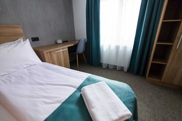 Room 4 of 48