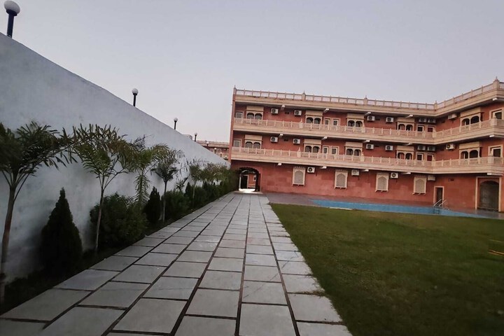 Pool 44 of 91
