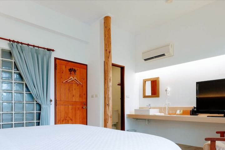 Room 14 of 34
