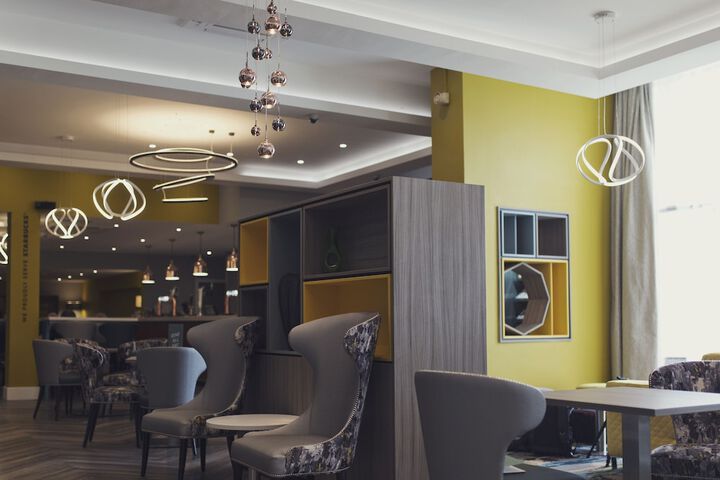 Lounge 189 of 292