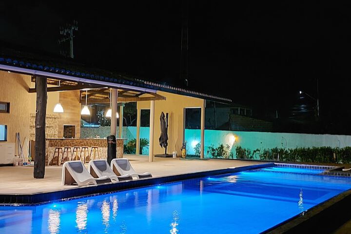 Pool 21 of 24