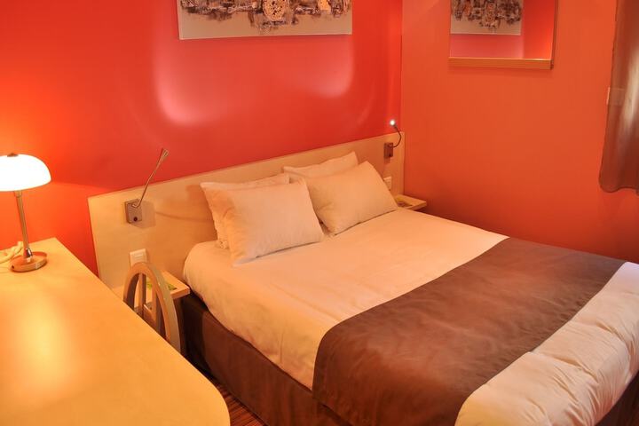 Room 10 of 50