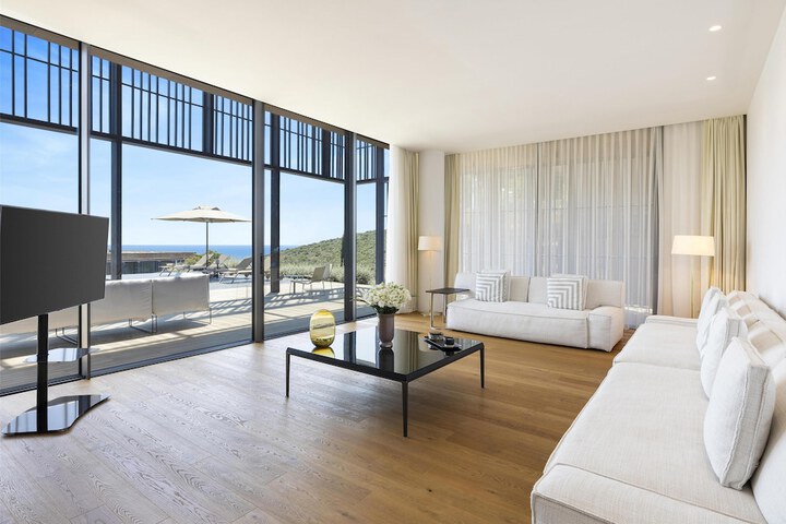 Hotel 66 of 80