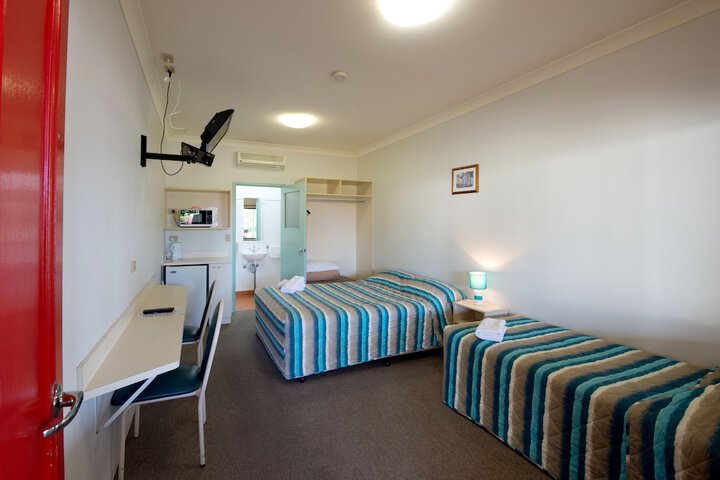 Room 7 of 25