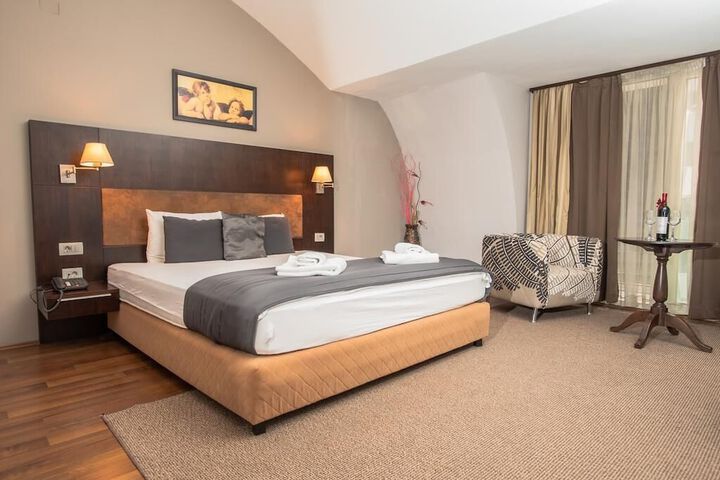 Room 8 of 21