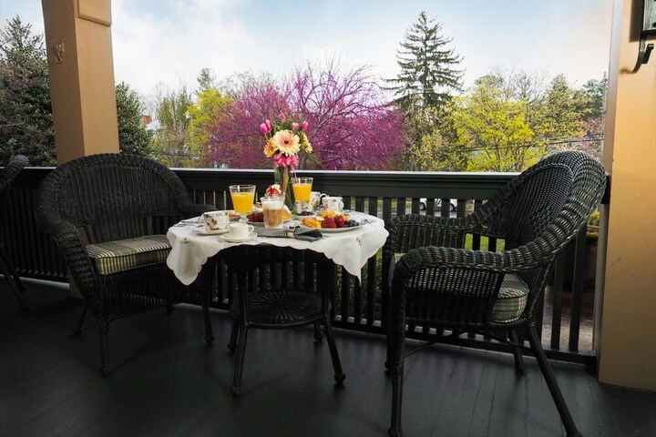 Breakfast/Coffee Service 30 of 31