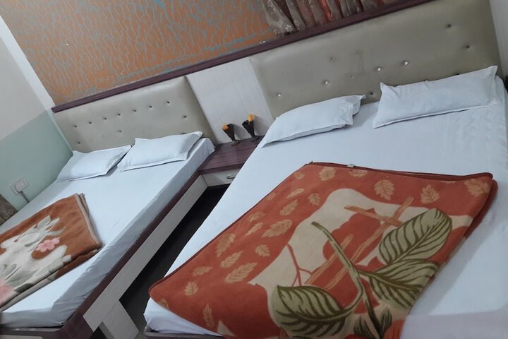 Room 12 of 16