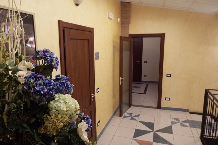 Ballroom/Hall 20 of 28