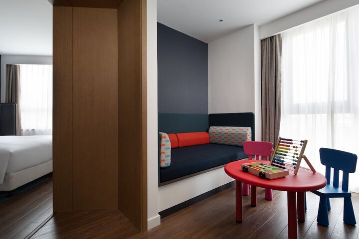 Room 6 of 49