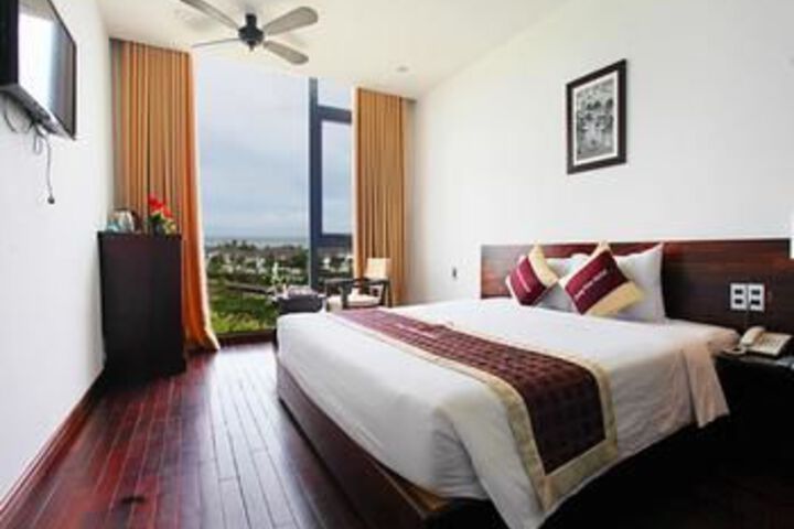 Room 44 of 91