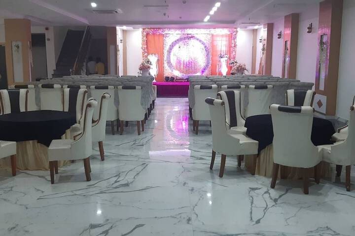 Ballroom/Hall 10 of 12