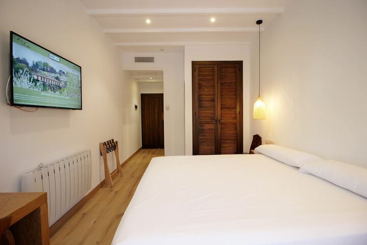 Room 16 of 122