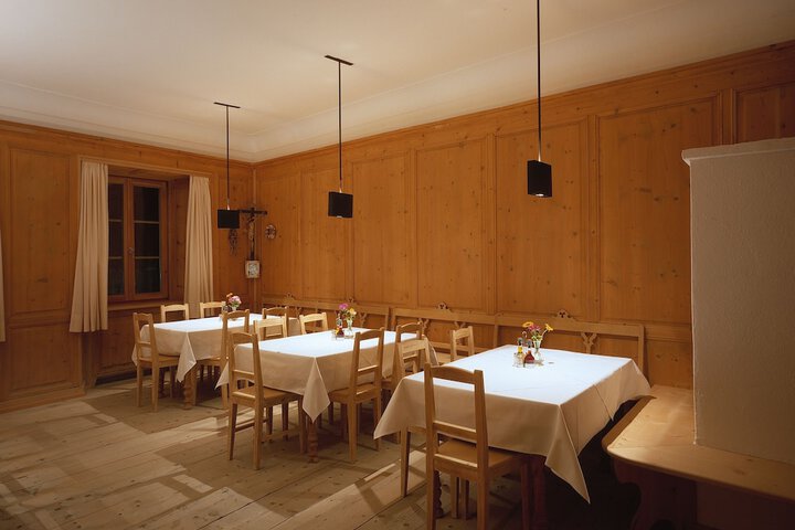Dining 38 of 47