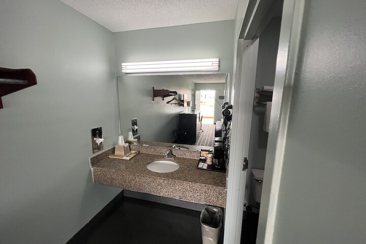 Room 8 of 41