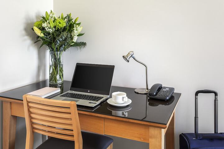 Room 4 of 27