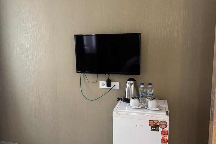 Room 28 of 49