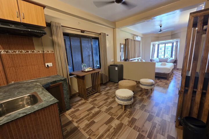 Room 13 of 26