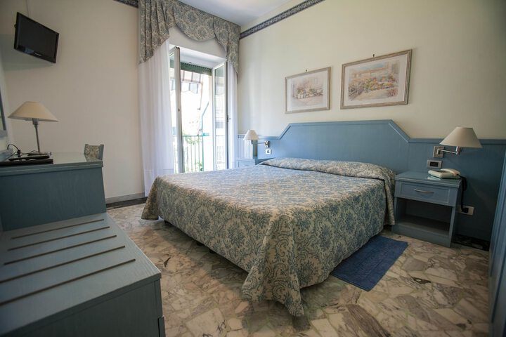 Room 12 of 69
