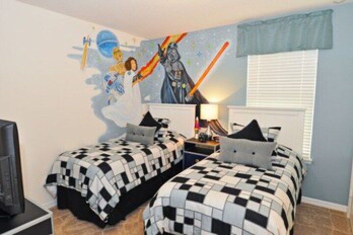 Room 18 of 27