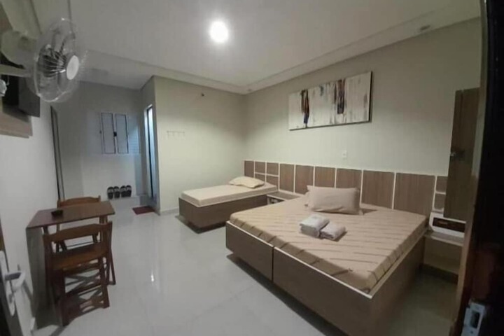 Room 5 of 16