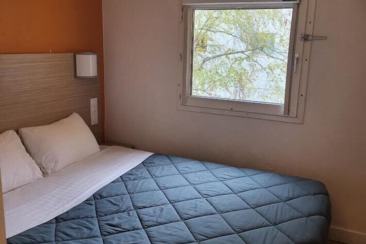 Room 30 of 82